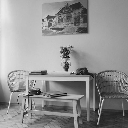 Love Nest Brasov Ngoại thất bức ảnh