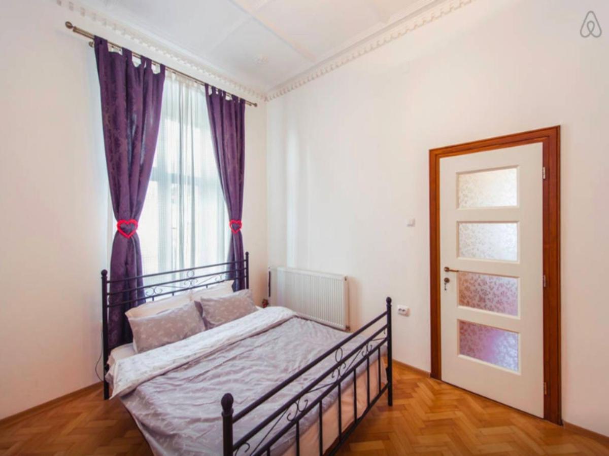 Love Nest Brasov Phòng bức ảnh