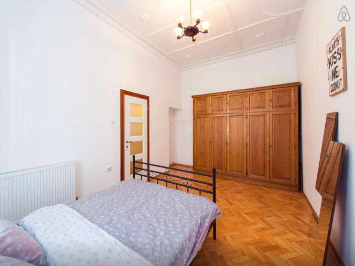 Love Nest Brasov Phòng bức ảnh