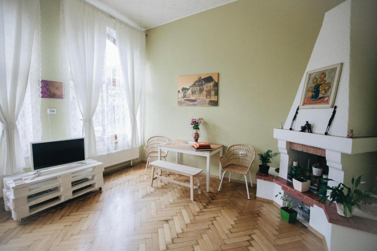 Love Nest Brasov Ngoại thất bức ảnh